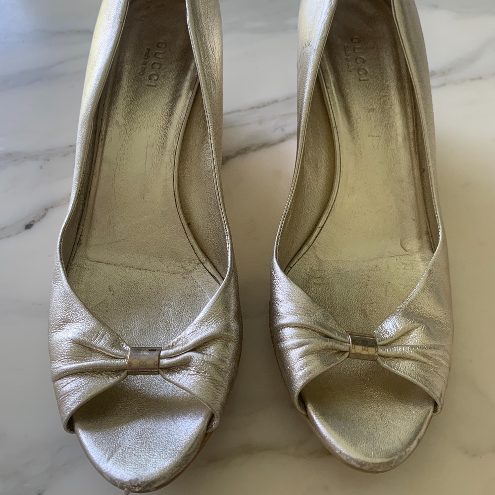 Gucci Gold Metallic cork wedges